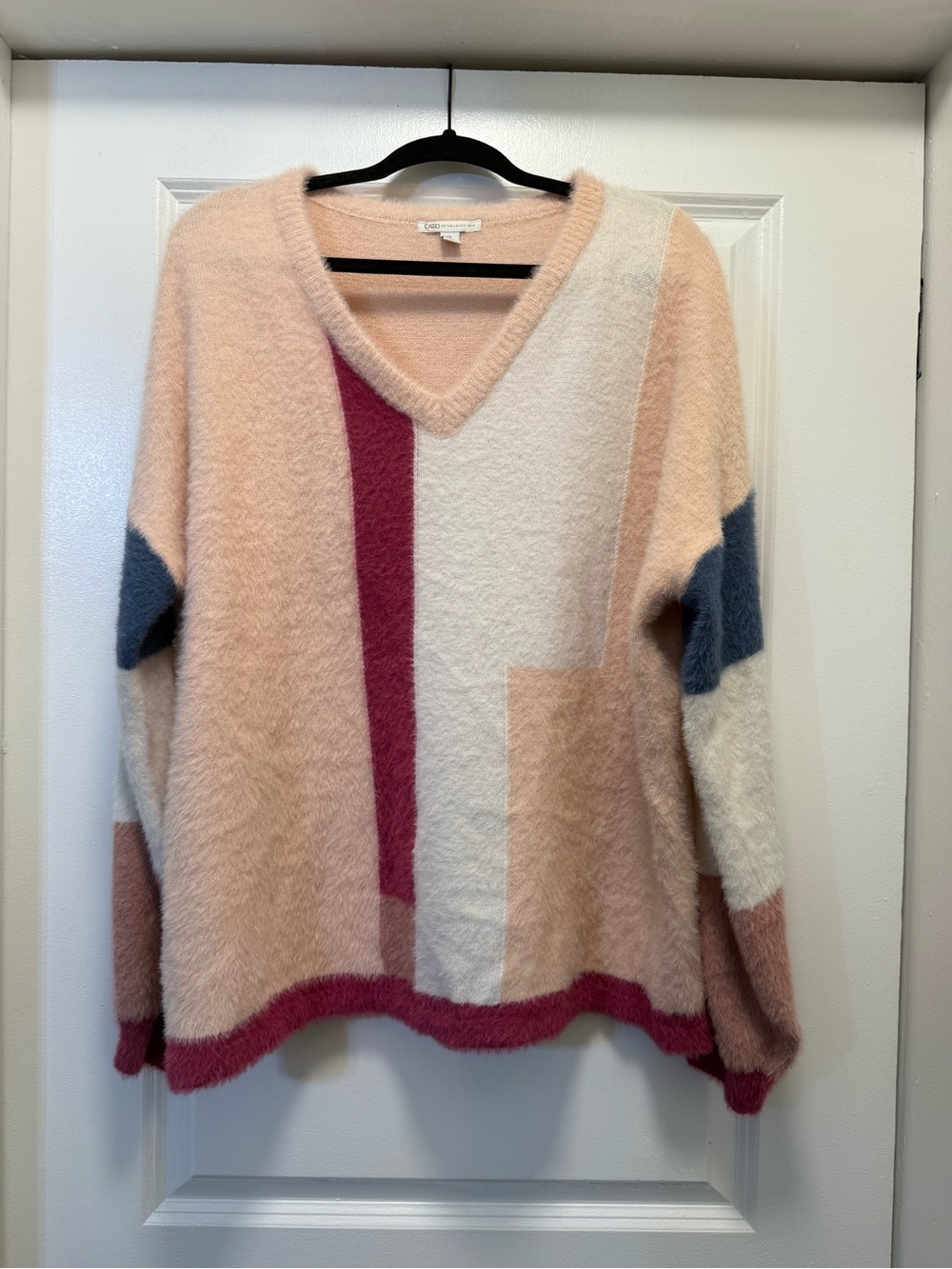 Cato Colorblock V-Neck Sweater in Peach, Cream & Berry